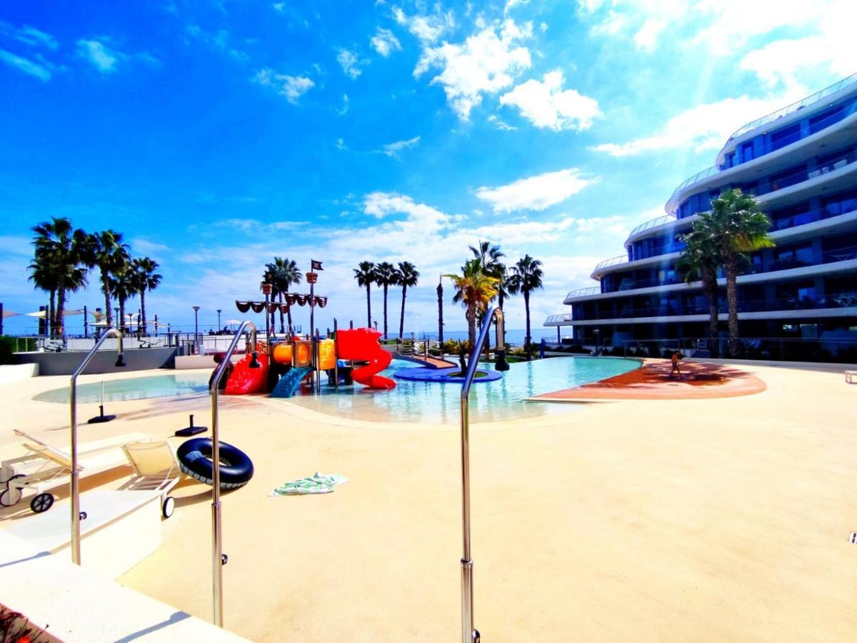 Infinity View Luxury Beachfront Apartment *