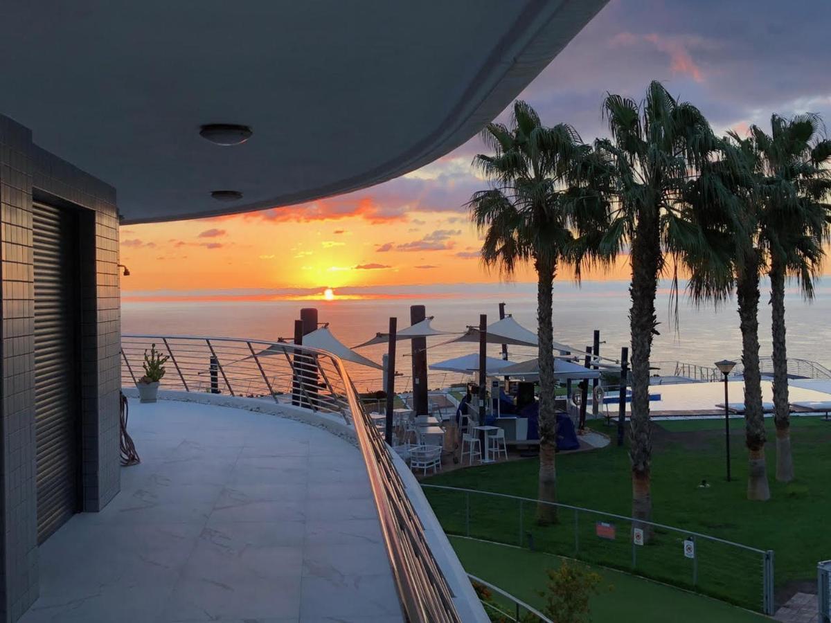 Apartment Infinity View Luxury Beachfront Arenales del Sol