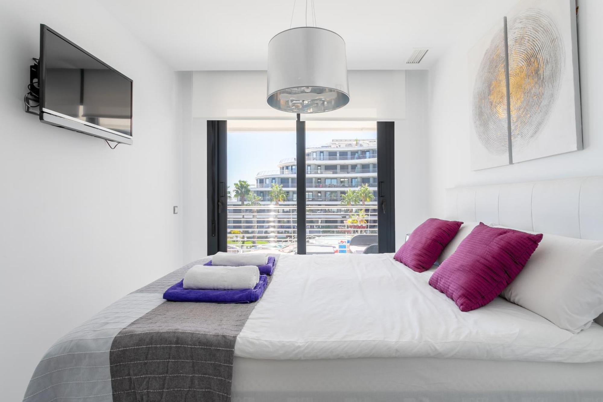 Infinity View Luxury Beachfront Apartment Arenales del Sol