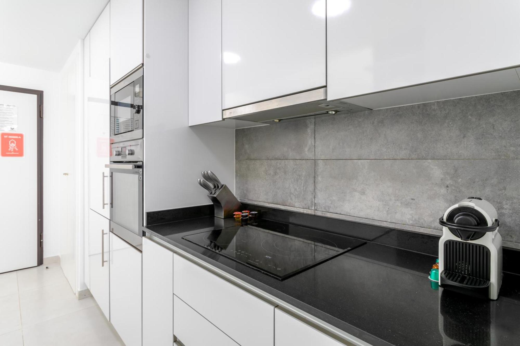Infinity View Luxury Beachfront Apartamento